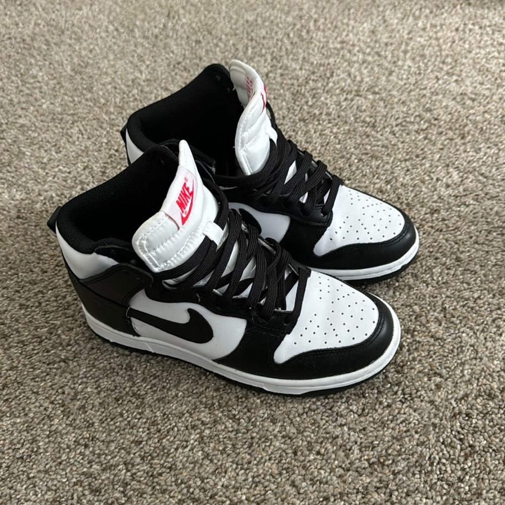 Nike dunk high panda